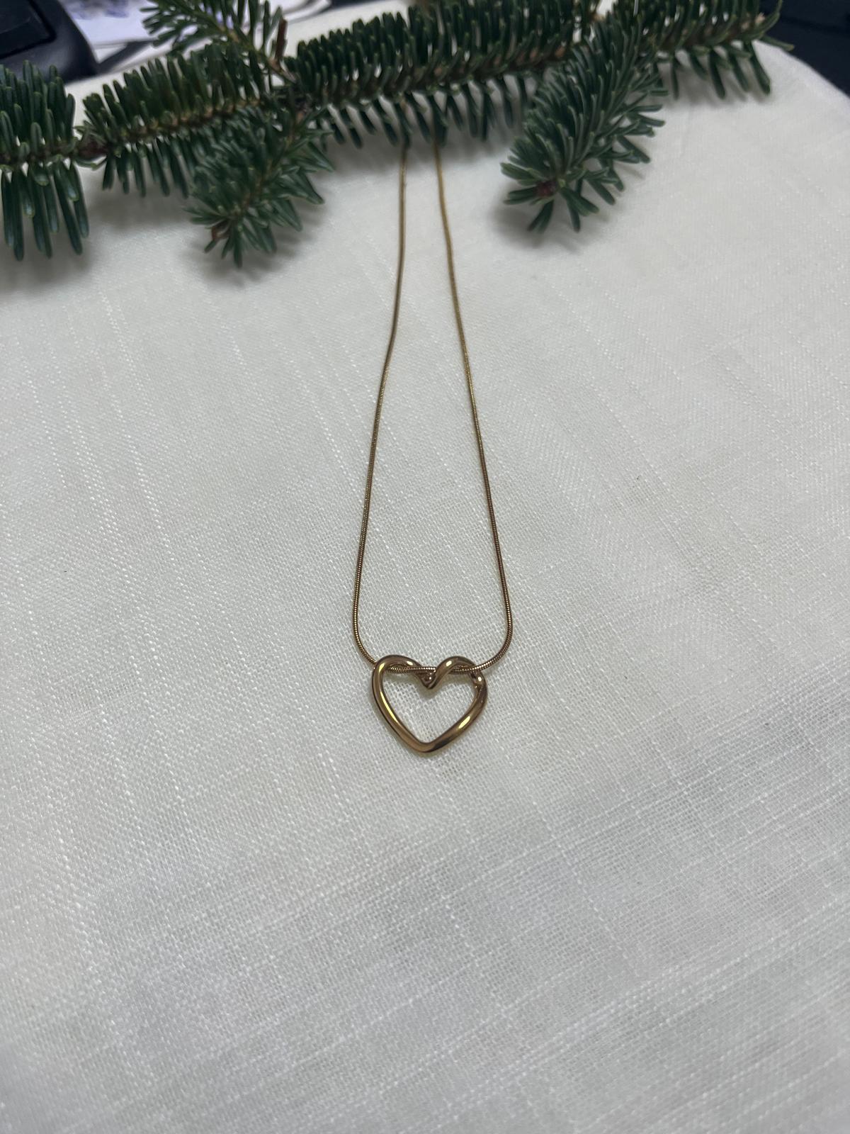 Çok Satan Kalpli Çelik Kolye