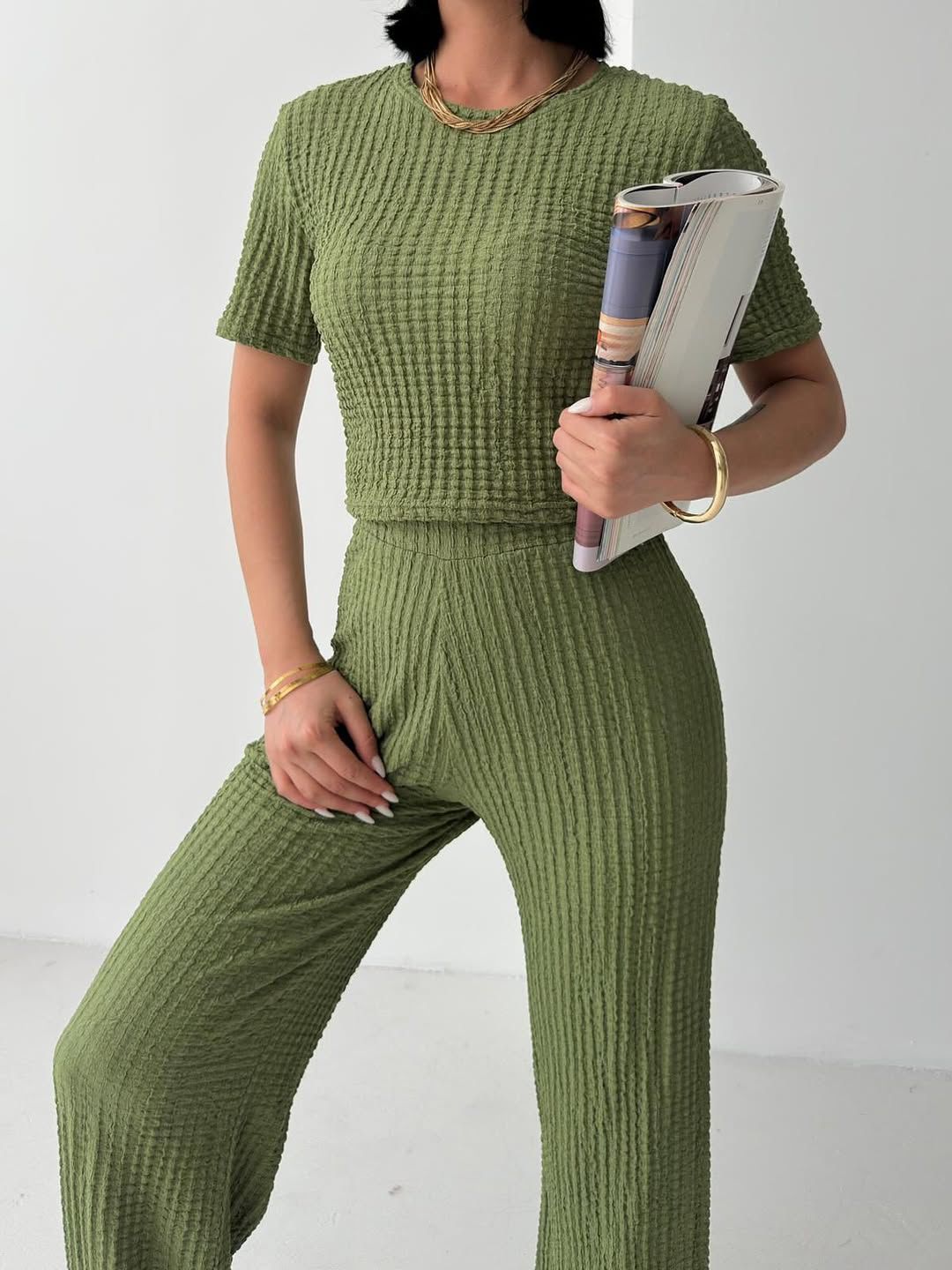 Modern Konfor: Dokulu İki Parçalı Takım