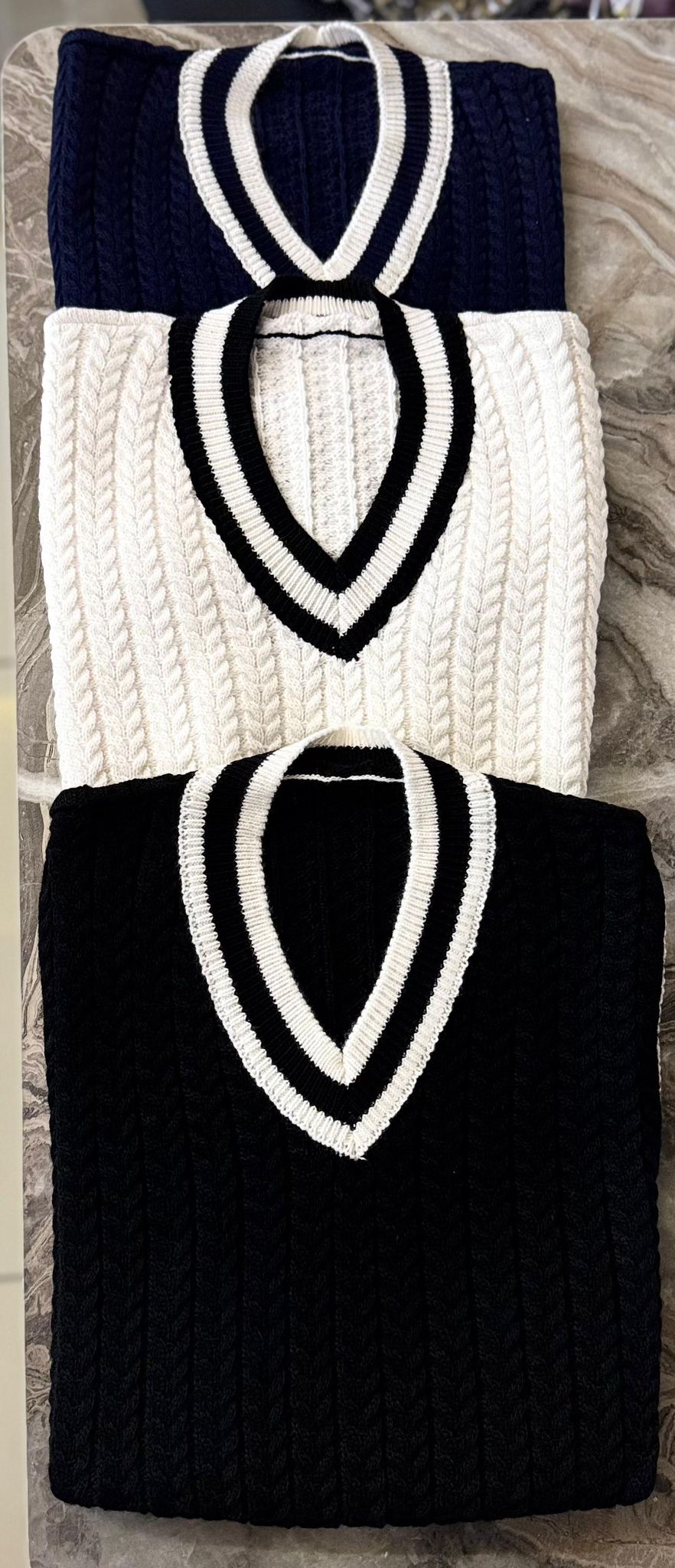 🏫 Kolej Tarzı Süveter – Şık ve Rahat Triko Modeli