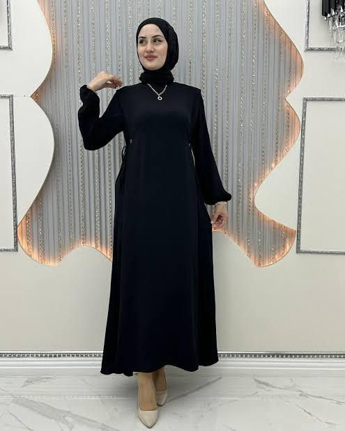 Dökümlü Zarif Burgulu Su Yolu Elbise