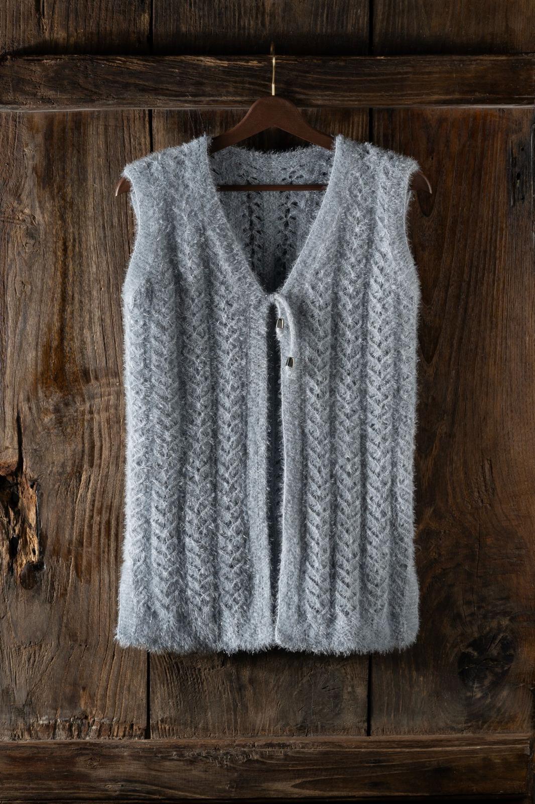 Simli El Örgüsü Görünümlü Yelek