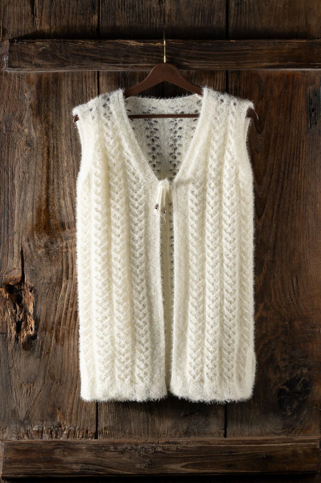 Simli El Örgüsü Görünümlü Yelek